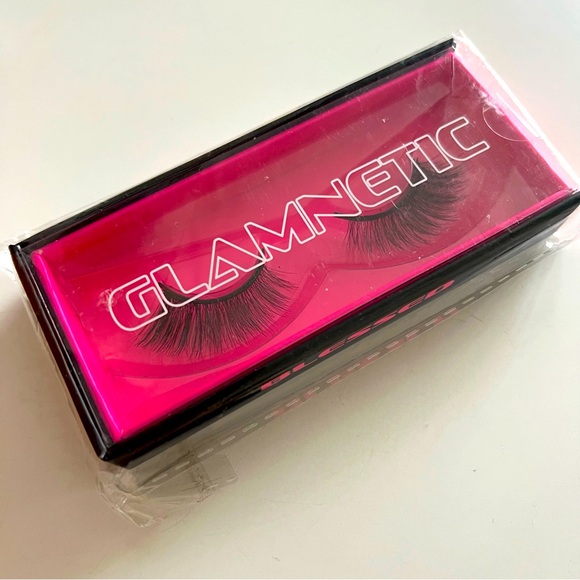 GLAMNETIC “BLESSED” LASHES - Picture 1 of 2